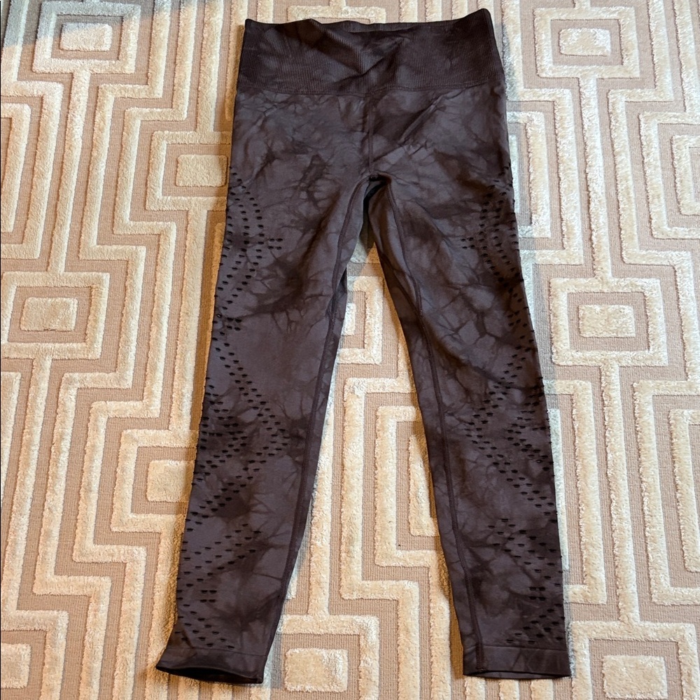 Betsy Johnson, tie dye laser cut yoga leggings